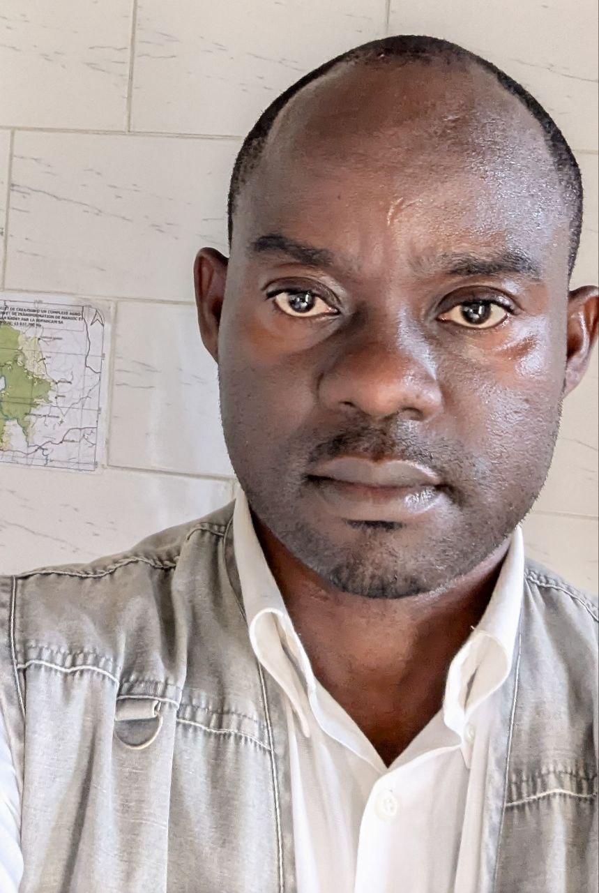 M. MANGA ELONO RegisChef de Cellule des Investissements SOFAHCAM